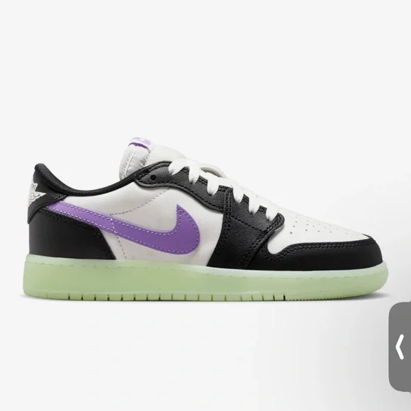 Jordan Retro 1 Low OG UNI2 kids shoes size 2Y - Picture 1 of 8